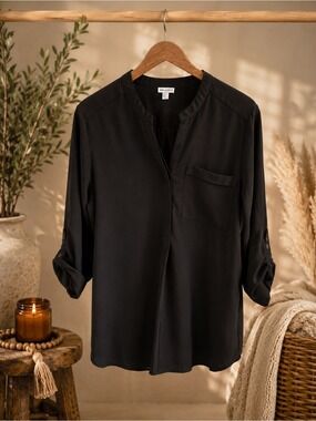 PARAPHRASE Classy Black Top Buttons Half Way Down Business Casual Womens Size L
